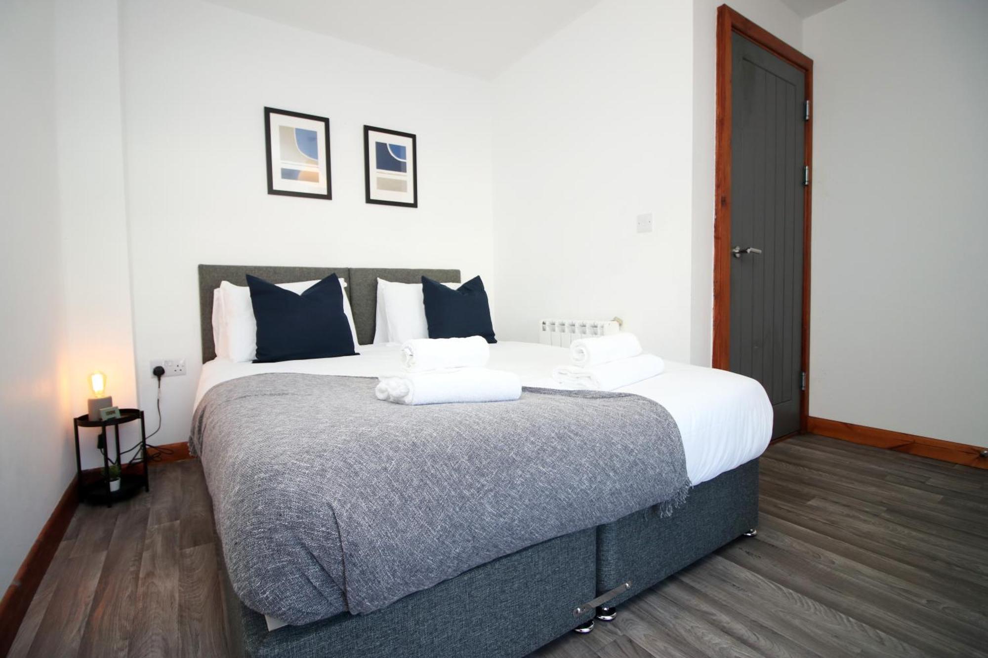 Fully Equipped Kitchen, Parking, City Centre سوانسي المظهر الخارجي الصورة