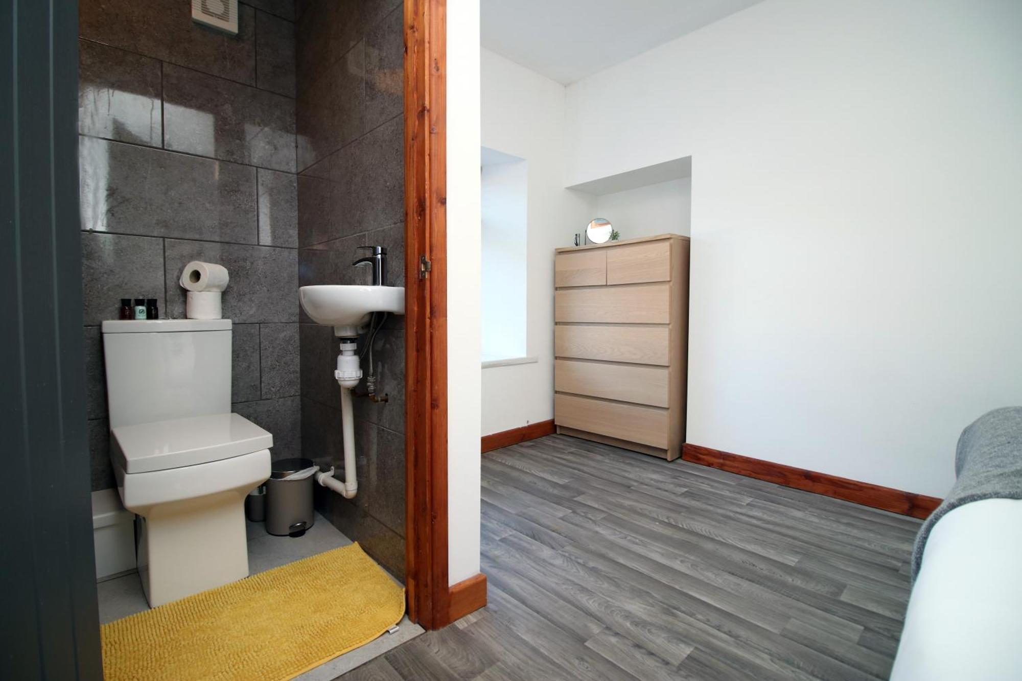 Fully Equipped Kitchen, Parking, City Centre سوانسي المظهر الخارجي الصورة