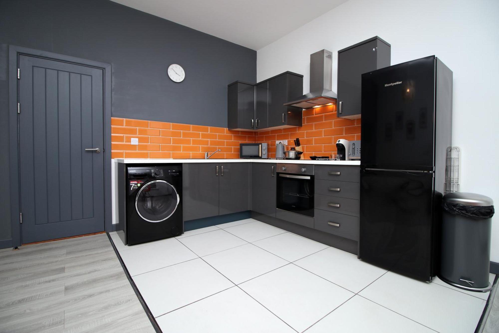 Fully Equipped Kitchen, Parking, City Centre سوانسي المظهر الخارجي الصورة