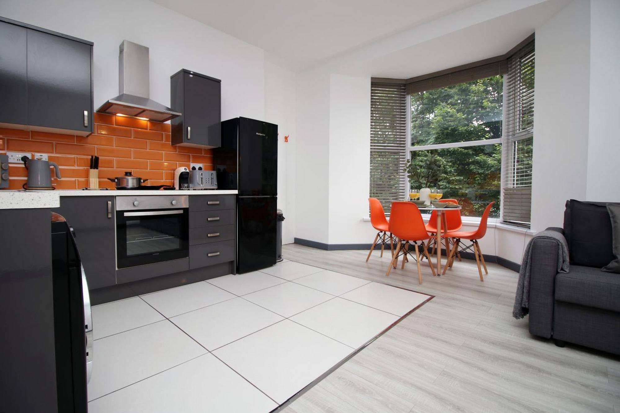 Fully Equipped Kitchen, Parking, City Centre سوانسي المظهر الخارجي الصورة