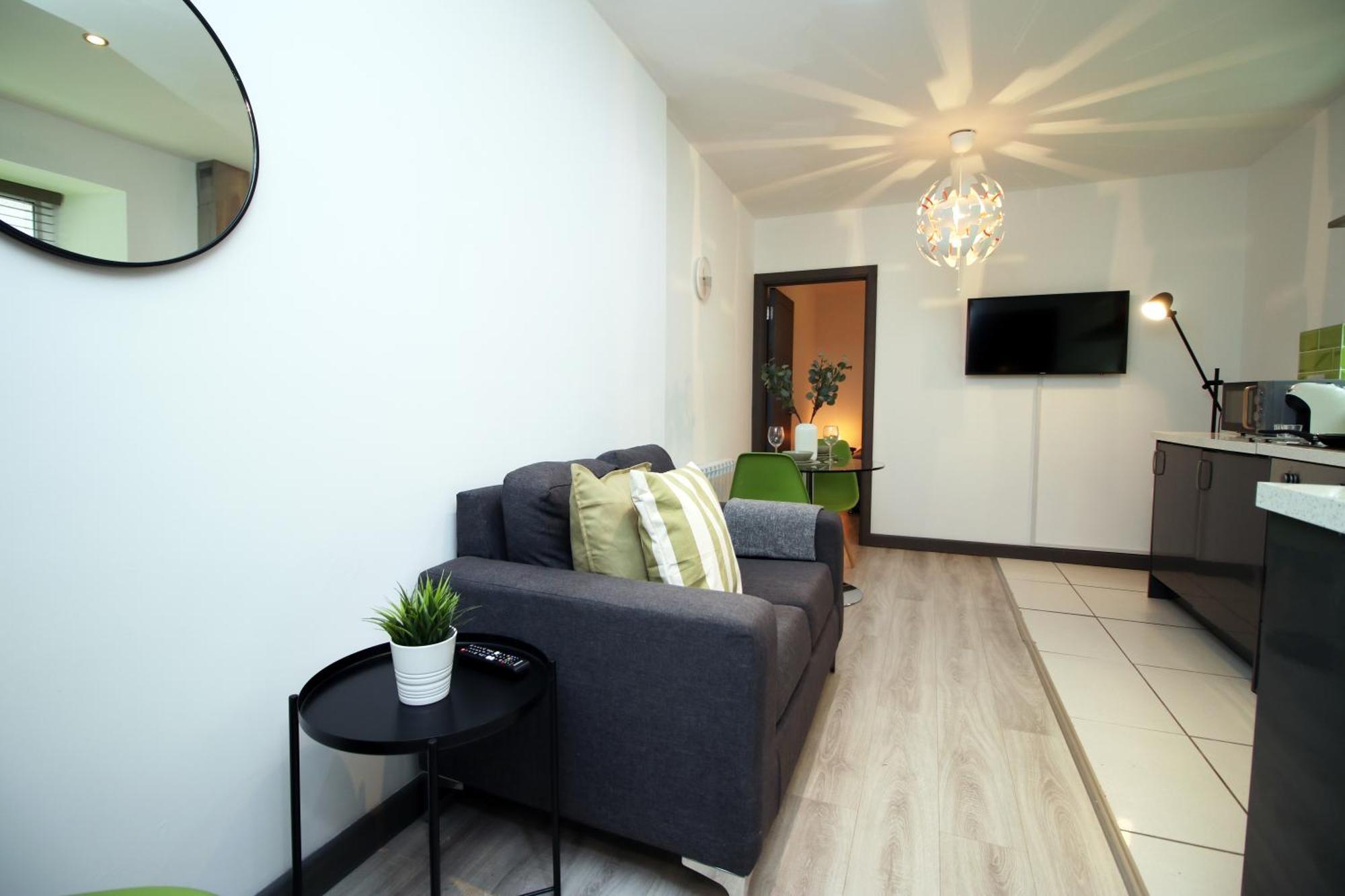 Fully Equipped Kitchen, Parking, City Centre سوانسي المظهر الخارجي الصورة