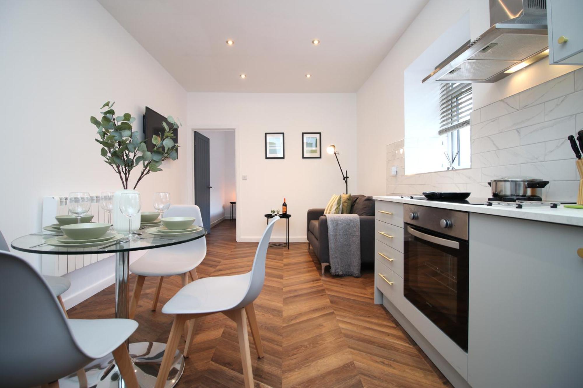 Fully Equipped Kitchen, Parking, City Centre سوانسي المظهر الخارجي الصورة