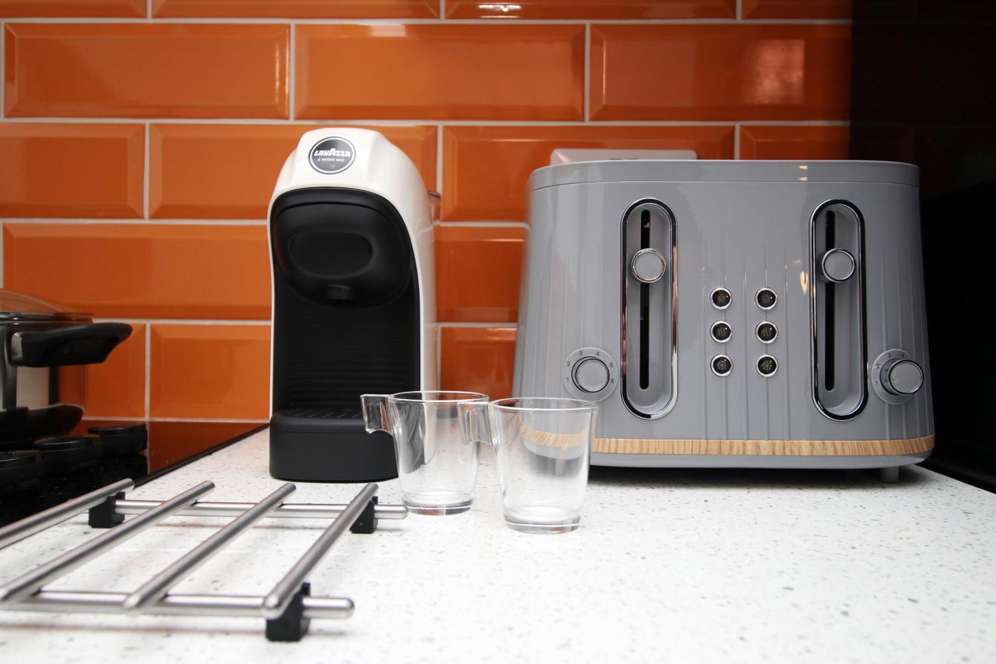 Fully Equipped Kitchen, Parking, City Centre سوانسي المظهر الخارجي الصورة