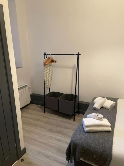 Fully Equipped Kitchen, Parking, City Centre سوانسي المظهر الخارجي الصورة